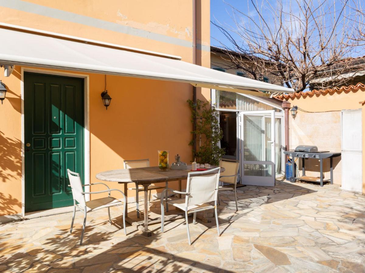 Holiday Home Stella Marina By Interhome Marina di Pietrasanta Kültér fotó